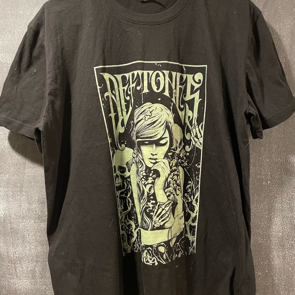 Graphic Image Other - Deftones vintage Graphic tee shirt Black. Size large.